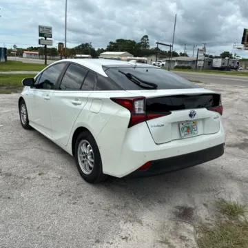 More photos of 2020 Toyota Prius LE at Indy Auto Man - Westfield, IN