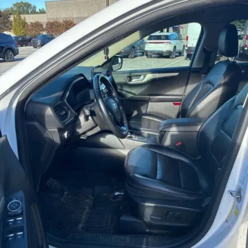 More photos of 2020 Ford Escape Hybrid SE Sport at Indy Auto Man - Westfield, IN