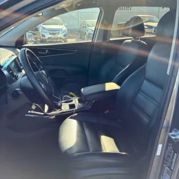 More photos of 2018 Kia Sorento EX at Indy Auto Man - Westfield, IN