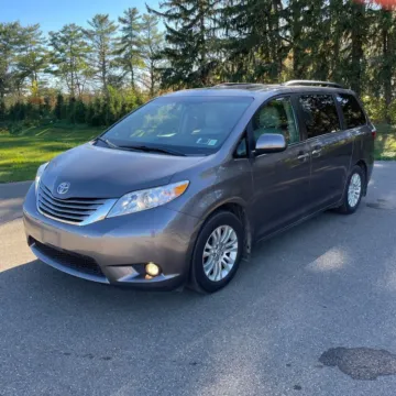 Photos of 2016 Toyota Sienna XLE 8 Passenger for sale in Westfield, IN at Indy Auto Man - Westfield
