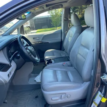 More photos of 2016 Toyota Sienna XLE 8 Passenger at Indy Auto Man - Westfield, IN