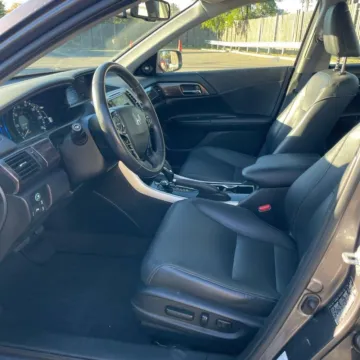 More photos of 2017 Honda Accord Hybrid Touring at Indy Auto Man - Westfield, IN