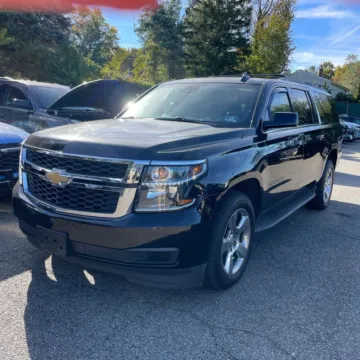 Photos of 2017 Chevrolet Suburban LT for sale in Westfield, IN at Indy Auto Man - Westfield
