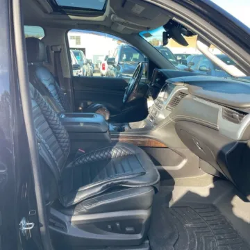 More photos of 2017 Chevrolet Suburban LT at Indy Auto Man - Westfield, IN
