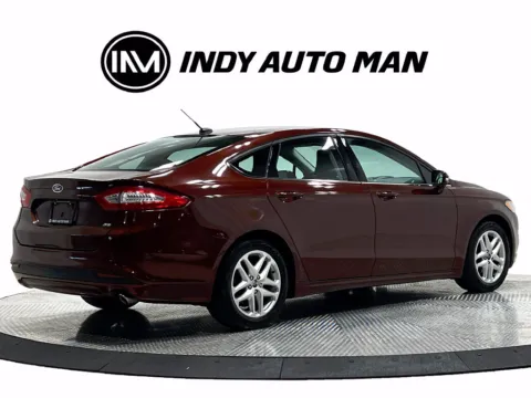 More photos of 2016 Ford Fusion SE at Indy Auto Man - Westfield, IN