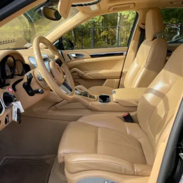 More photos of 2017 Porsche Cayenne E-Hybrid S Platinum Edition at Indy Auto Man - Westfield, IN