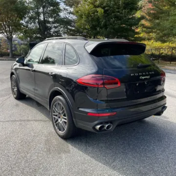 More photos of 2017 Porsche Cayenne E-Hybrid S Platinum Edition at Indy Auto Man - Westfield, IN