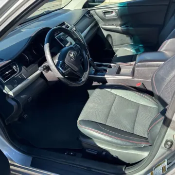 More photos of 2016 Toyota Camry SE at Indy Auto Man - Westfield, IN