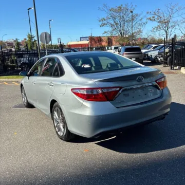 More photos of 2016 Toyota Camry SE at Indy Auto Man - Westfield, IN