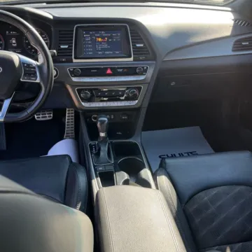 More photos of 2018 Hyundai Sonata Sport 2.0T at Indy Auto Man - Westfield, IN
