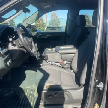 More photos of 2022 Chevrolet Silverado 1500 LT at Indy Auto Man - Westfield, IN