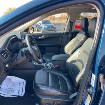 More photos of 2020 Ford Escape Titanium at Indy Auto Man - Westfield, IN
