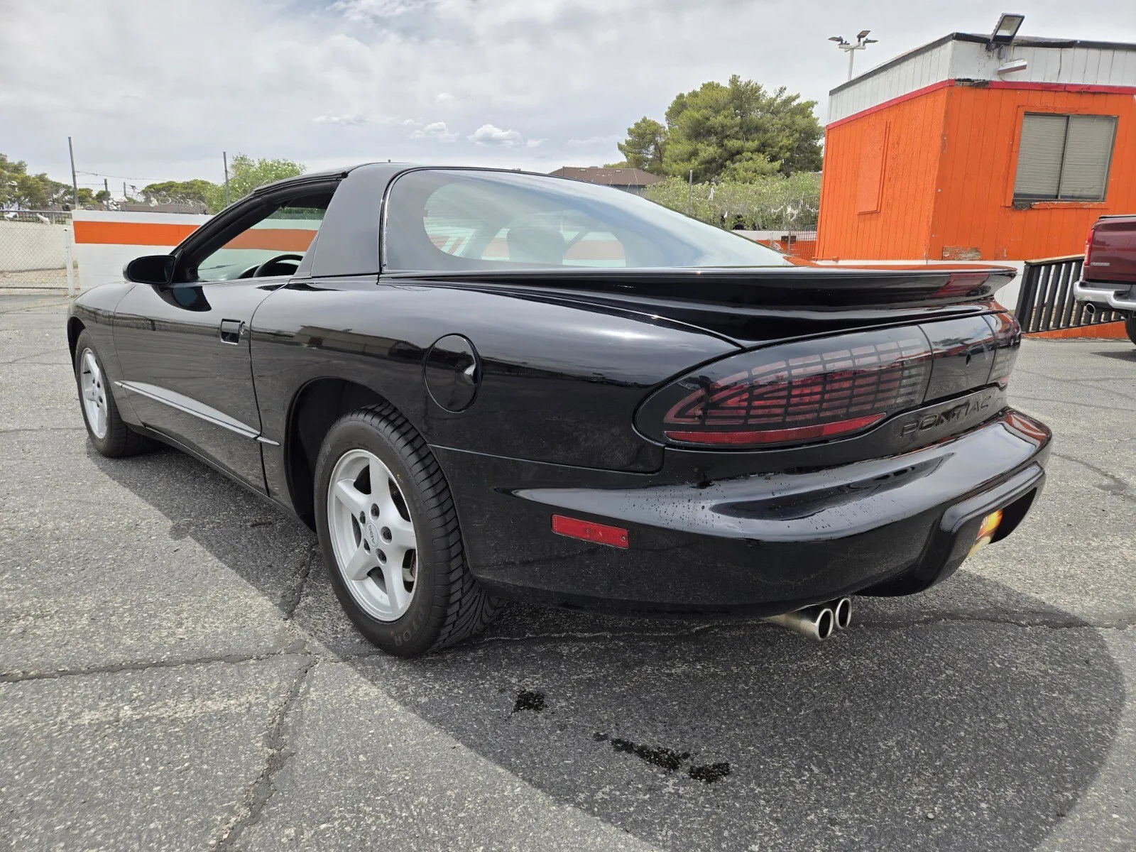 Pontiac Firebird photo 2