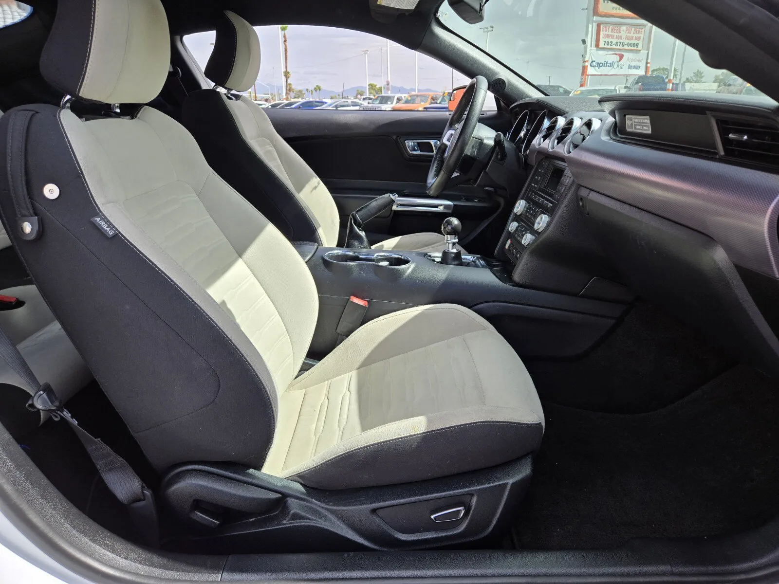 Ford Mustang photo 12