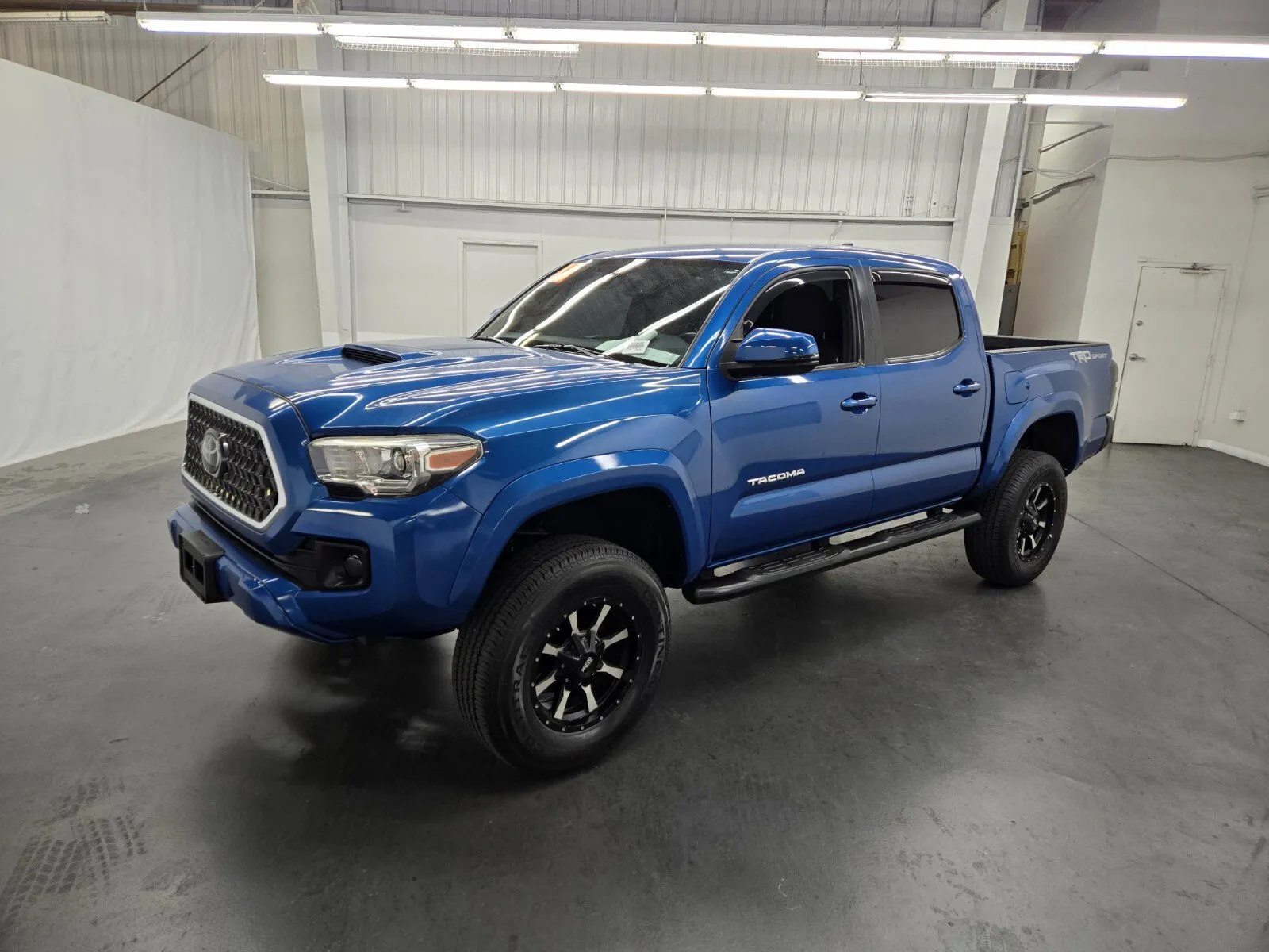 Blue 2018 Toyota Tacoma SR5 for sale in Las Vegas, NV
