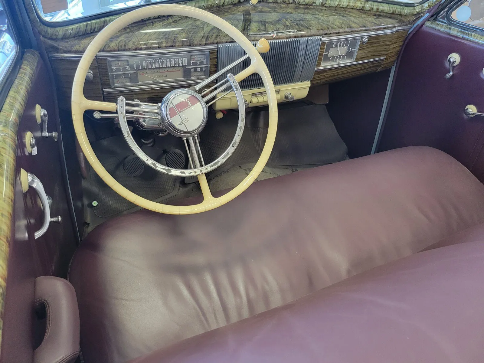 Oldsmobile SERIES 90 photo 9