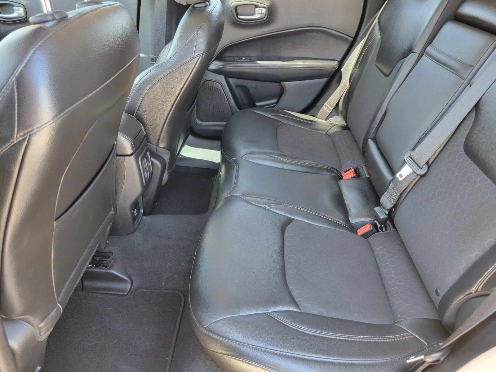 Jeep Compass photo 9