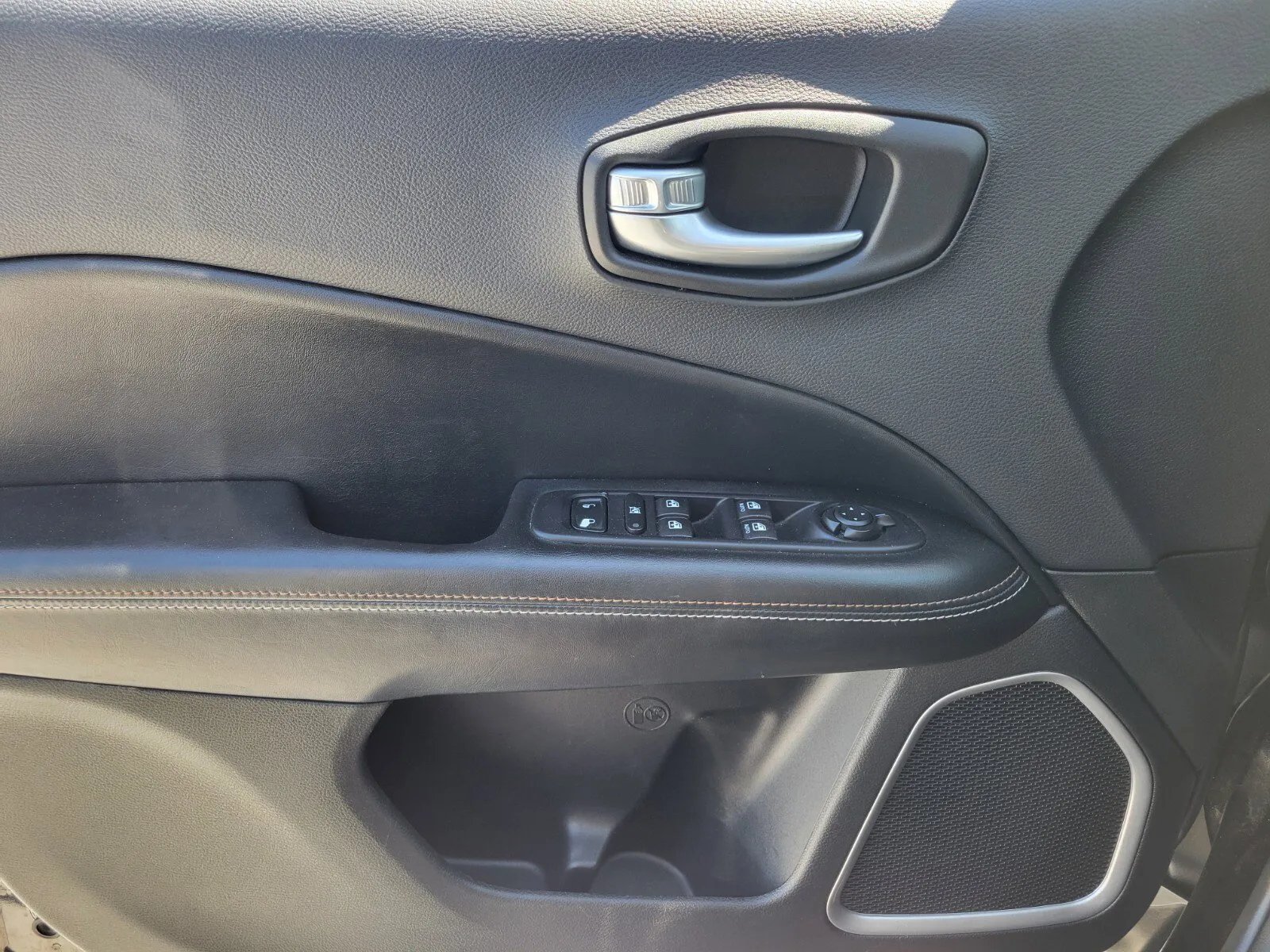 Jeep Compass photo 15
