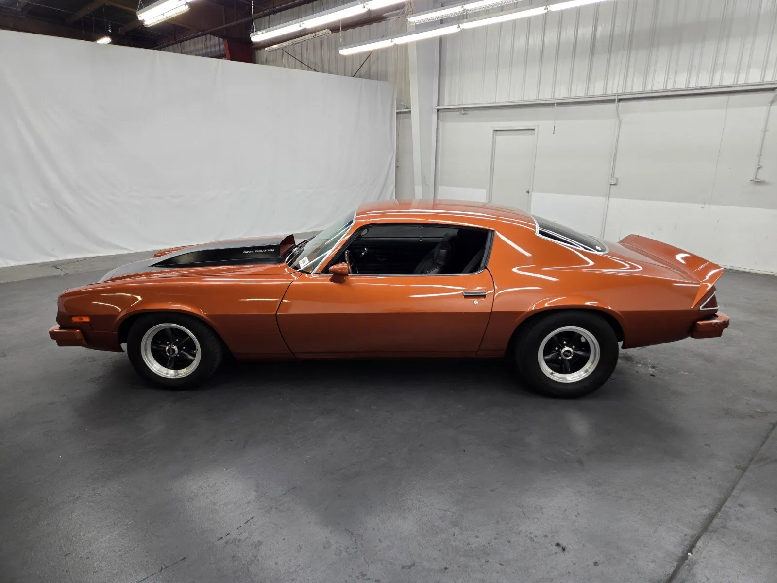 Chevrolet Camaro photo 2