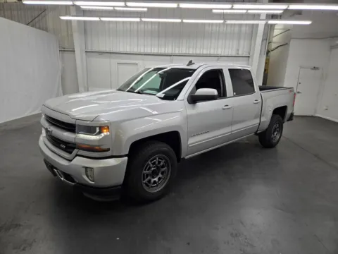 Silver 2018 Chevrolet Silverado 1500 LT for sale in Las Vegas, NV