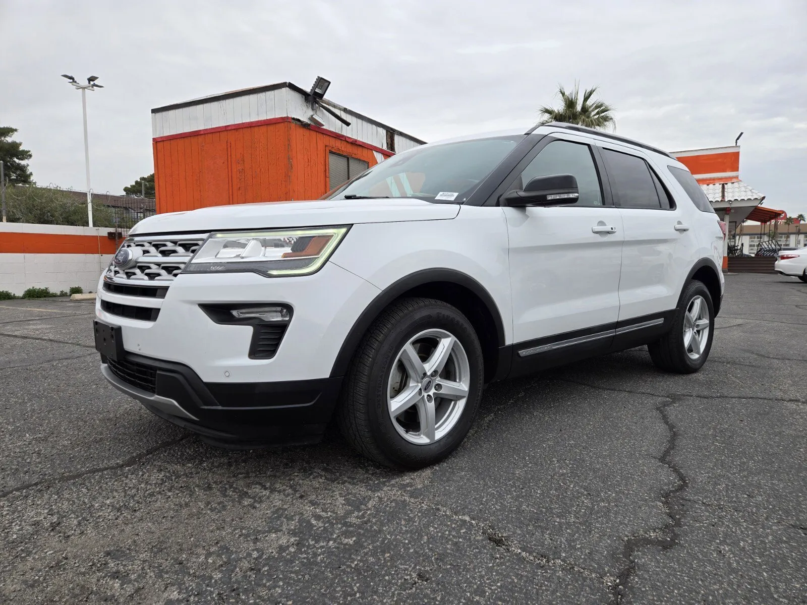 White 2018 Ford Explorer XLT for sale in Las Vegas, NV