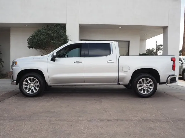 Chevrolet Silverado photo 3