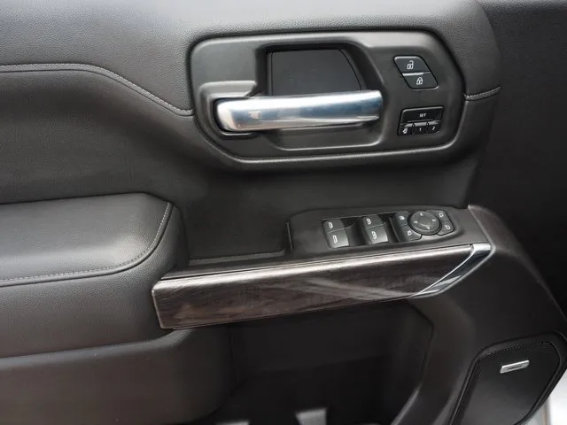 Chevrolet Silverado photo 13