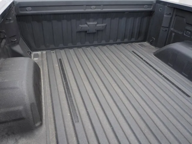Chevrolet Silverado photo 9