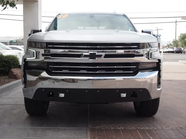 Chevrolet Silverado photo 2