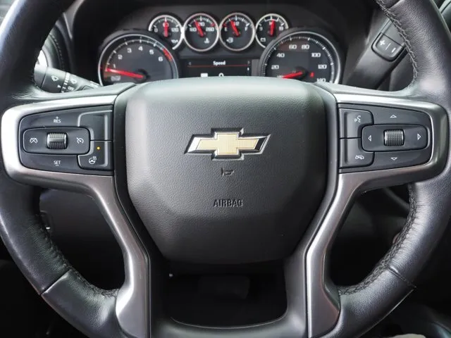 Chevrolet Silverado photo 16
