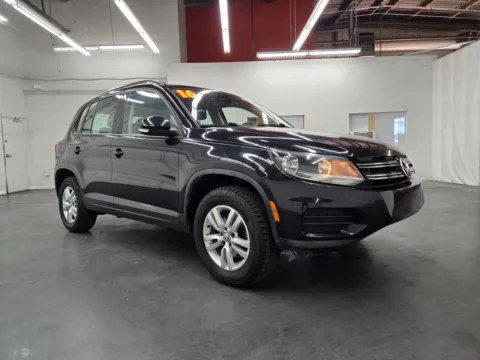 More photos of 2016 Volkswagen Tiguan R-Line at Baja Auto Sales East, NV