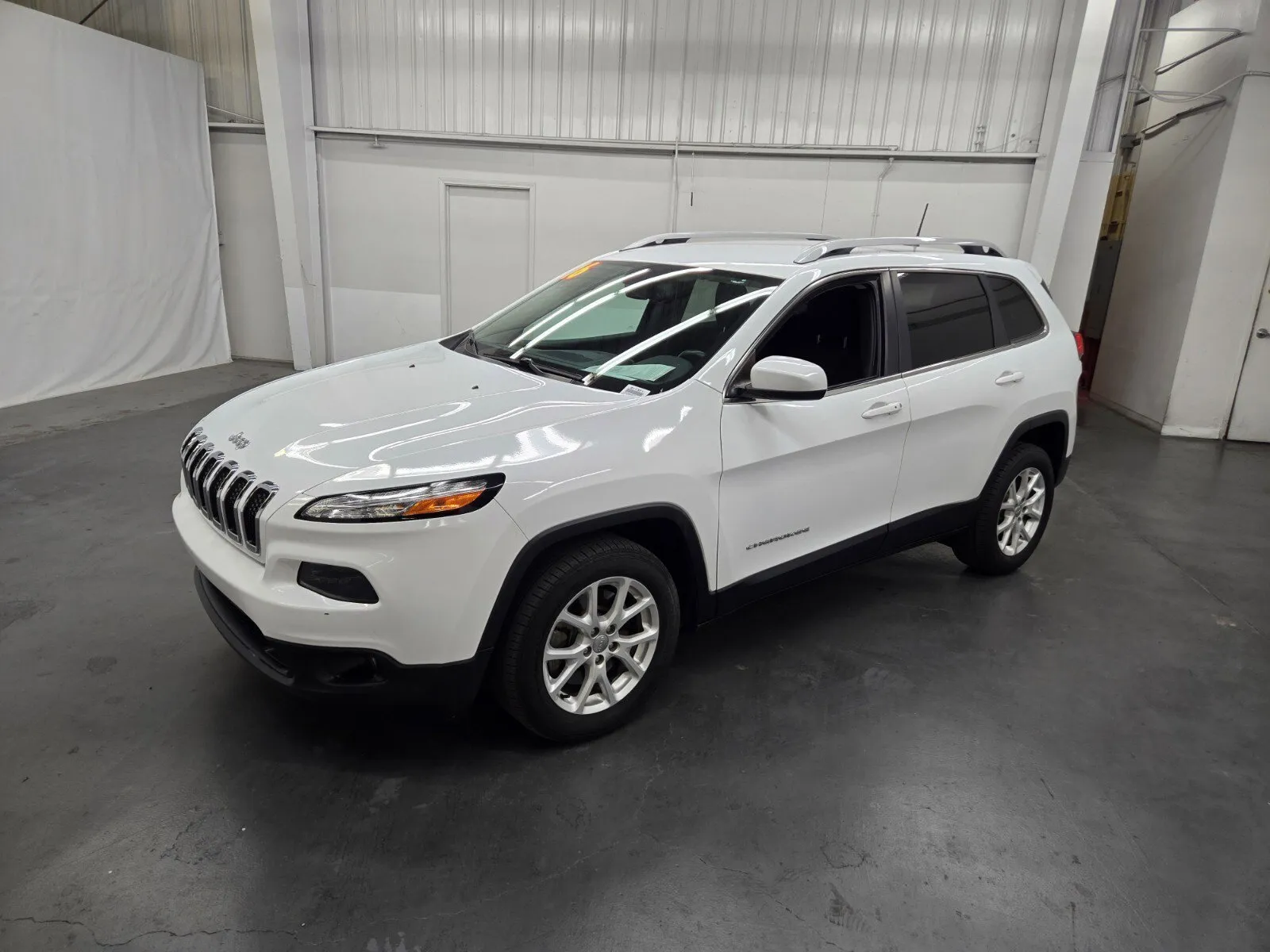 White 2016 Jeep Cherokee Latitude for sale in Las Vegas, NV