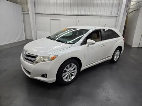 White 2013 Toyota Venza XLE for sale in Las Vegas, NV