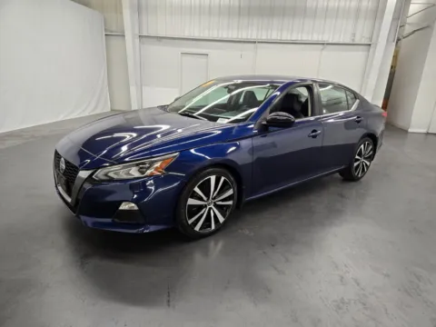 Blue 2019 Nissan Altima 2.5 SR for sale in Las Vegas, NV