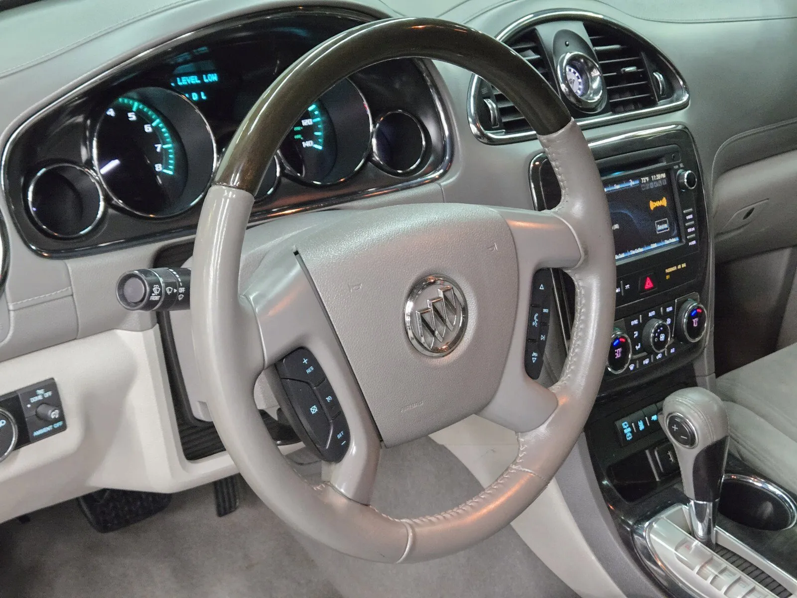 Buick Enclave photo 16