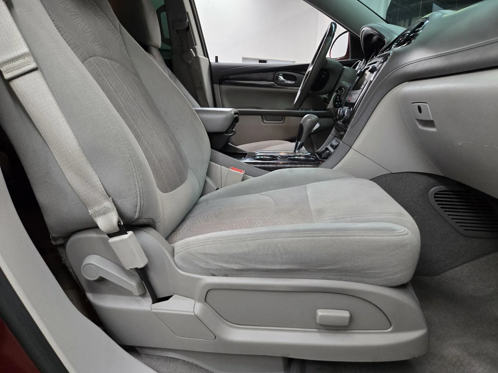 Buick Enclave photo 13