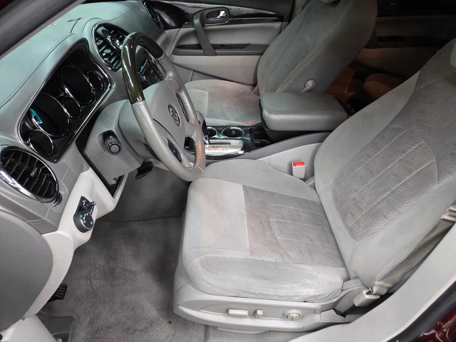 Buick Enclave photo 7