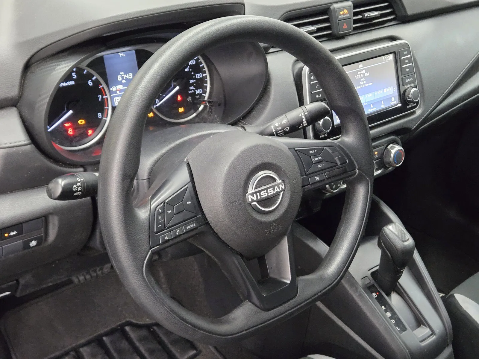 Nissan Versa photo 14