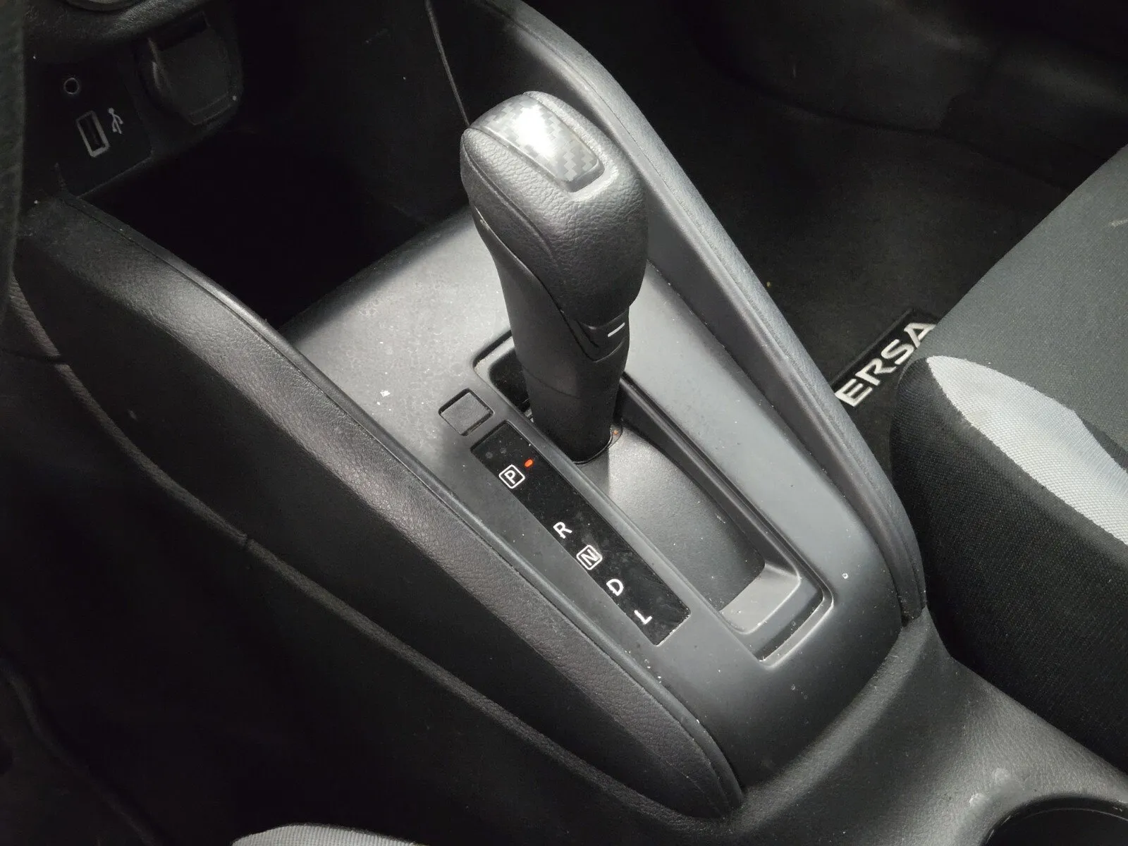 Nissan Versa photo 18