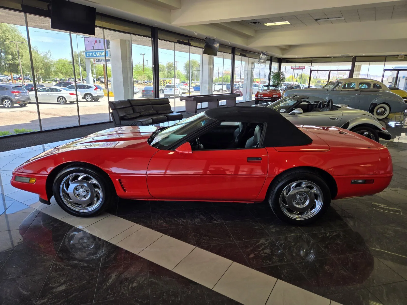 Chevrolet Corvette photo 2