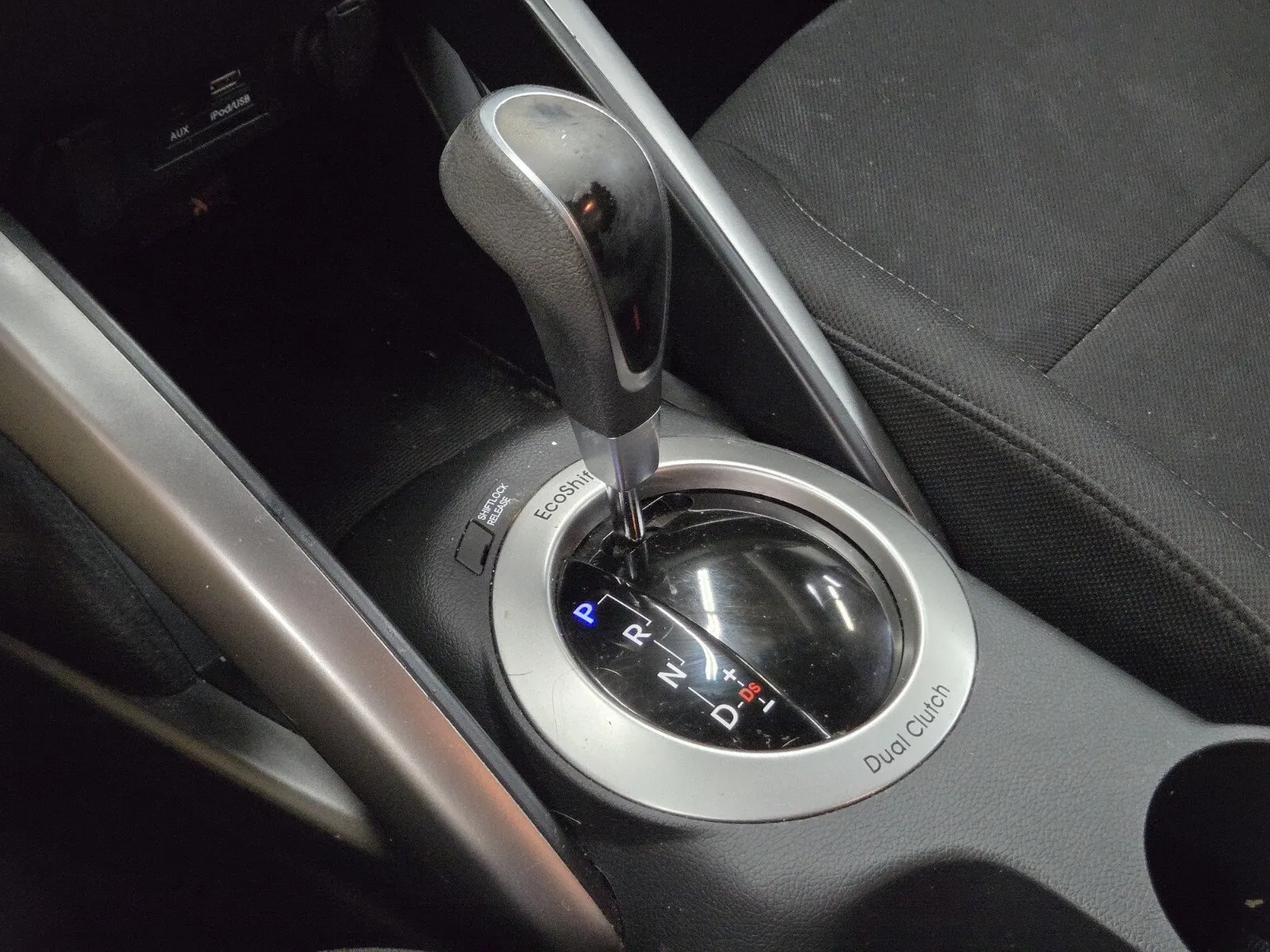 Hyundai Veloster photo 19