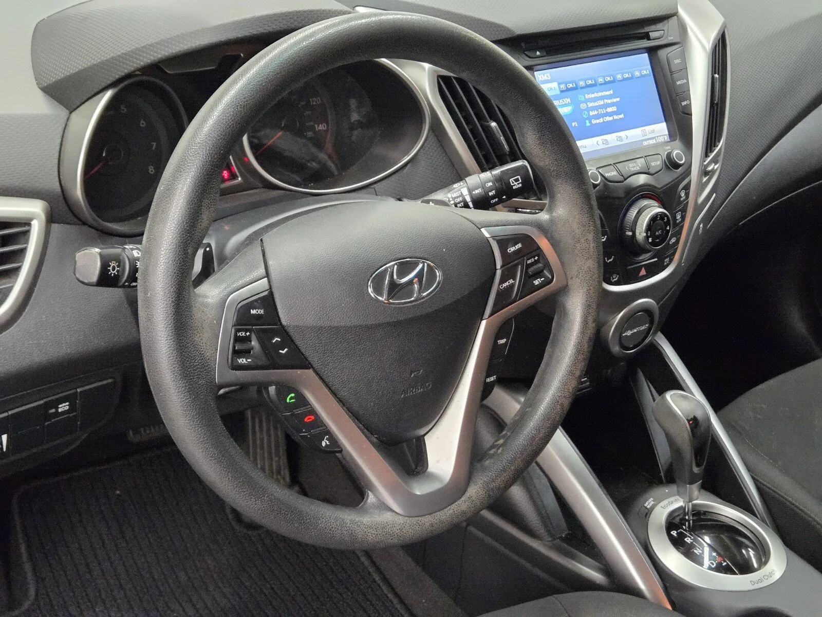 Hyundai Veloster photo 15