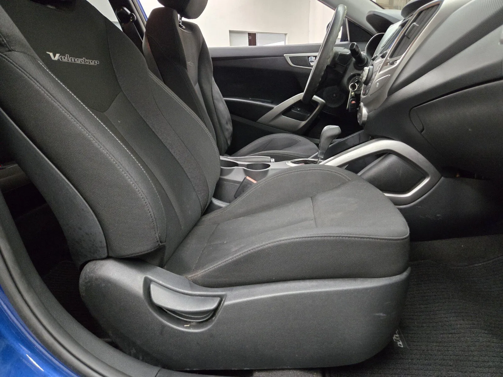 Hyundai Veloster photo 12