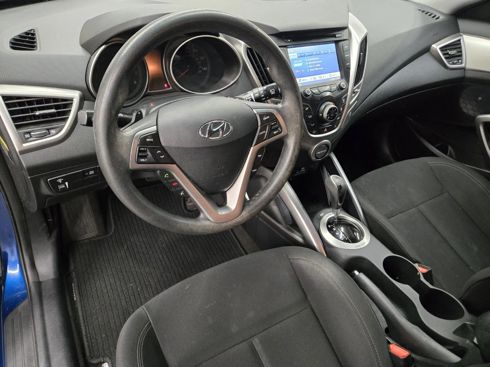 Hyundai Veloster photo 8