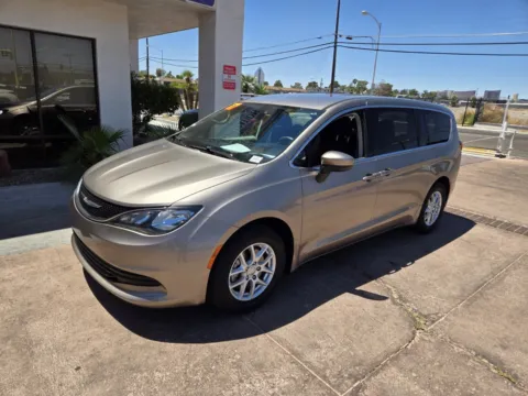 Silver 2017 Chrysler Pacifica Touring for sale in Las Vegas, NV