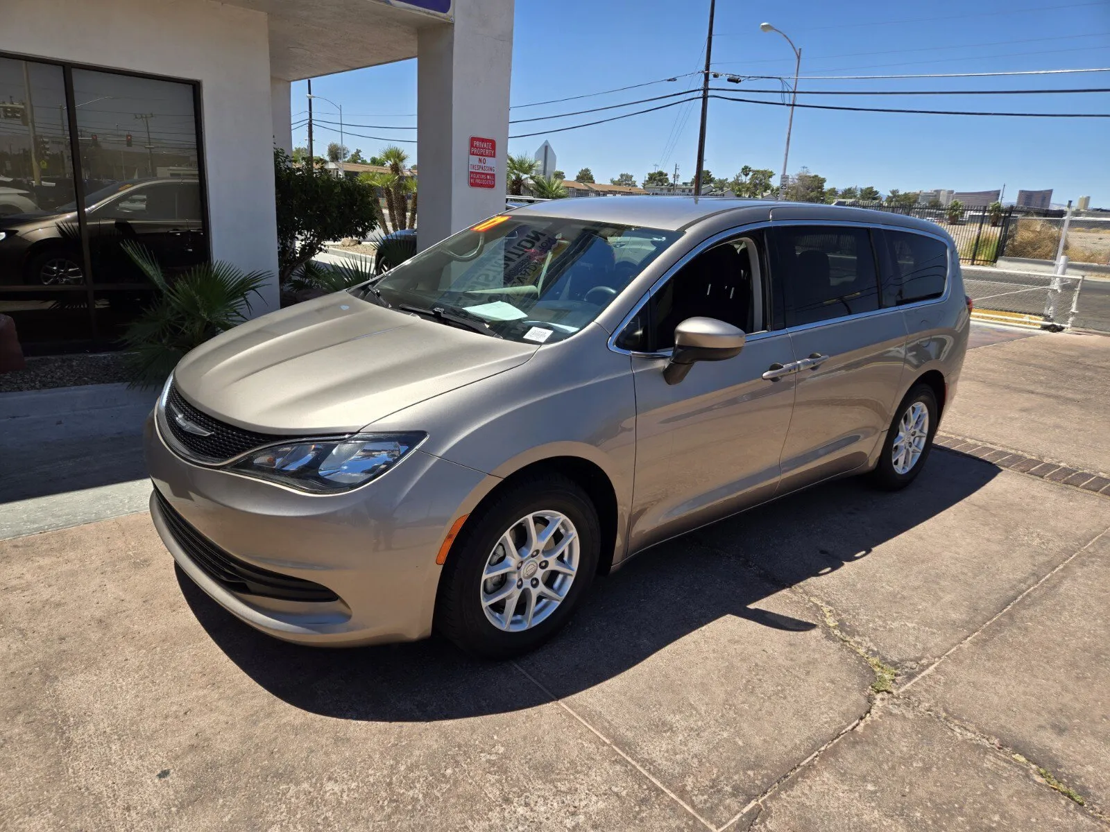 Silver 2017 Chrysler Pacifica Touring for sale in Las Vegas, NV