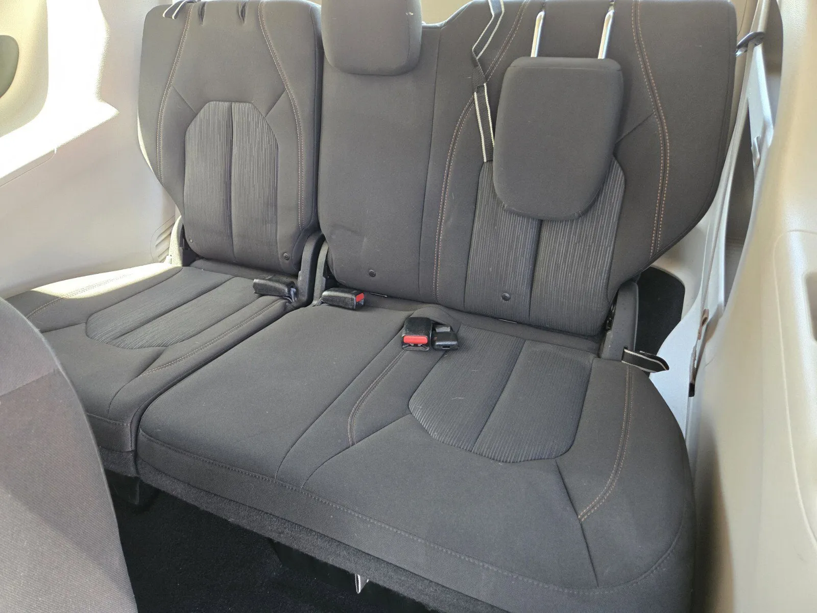 Chrysler Pacifica photo 9