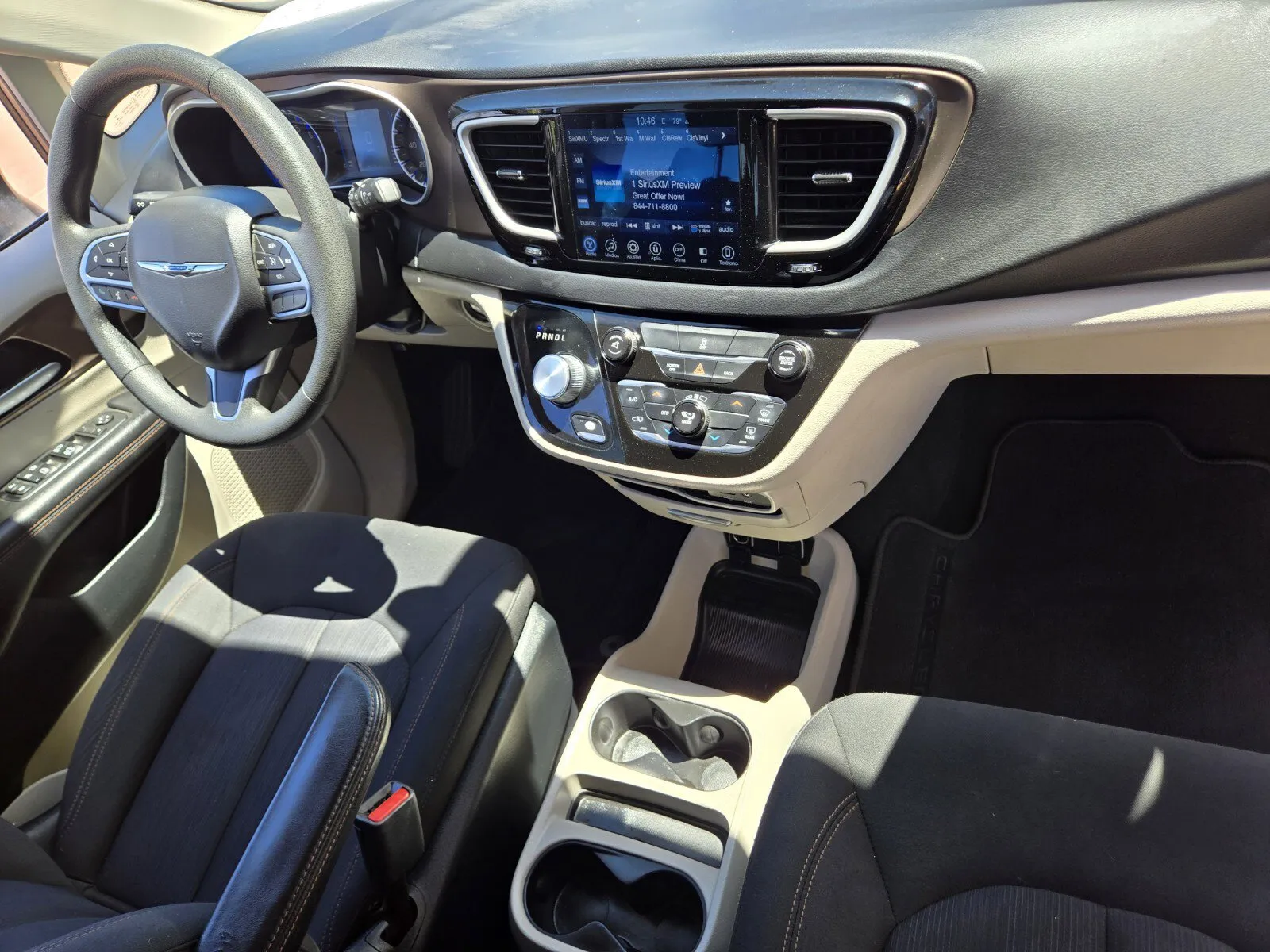 Chrysler Pacifica photo 14