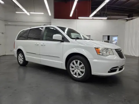 More photos of 2015 Chrysler Town & Country Touring at Baja Auto Sales East, NV