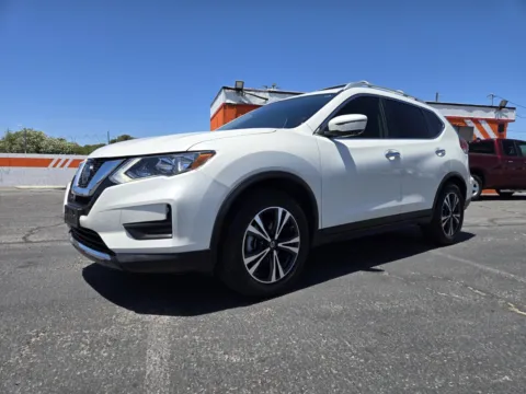 White 2019 Nissan Rogue SV for sale in Las Vegas, NV